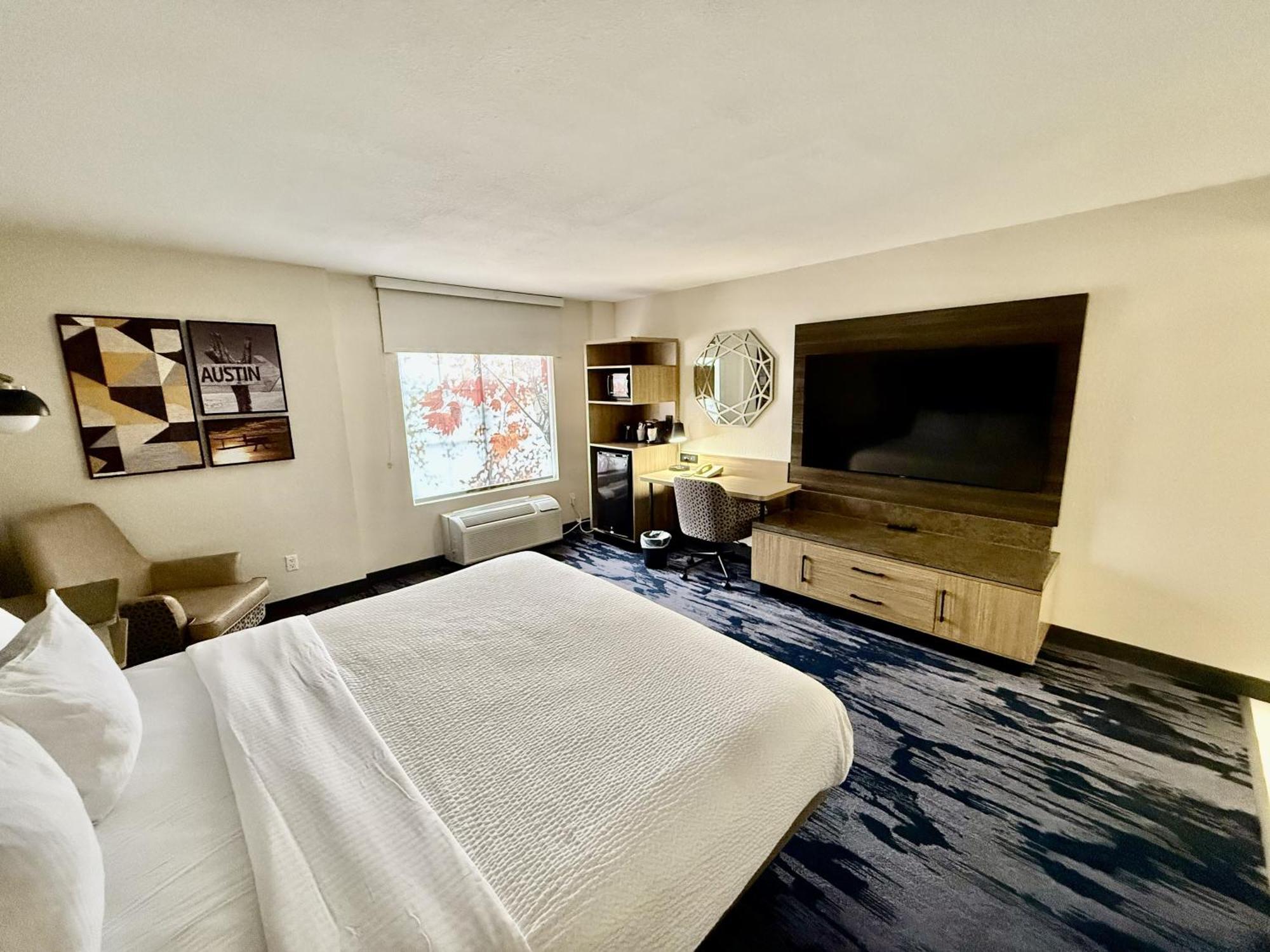 Отель La Quinta By Wyndham Austin Southwest Экстерьер фото