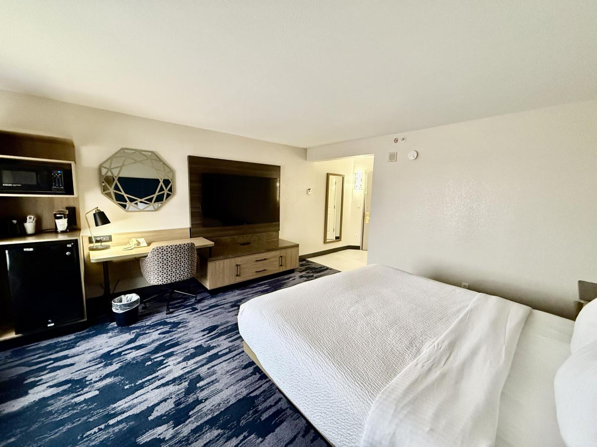 Отель La Quinta By Wyndham Austin Southwest Экстерьер фото