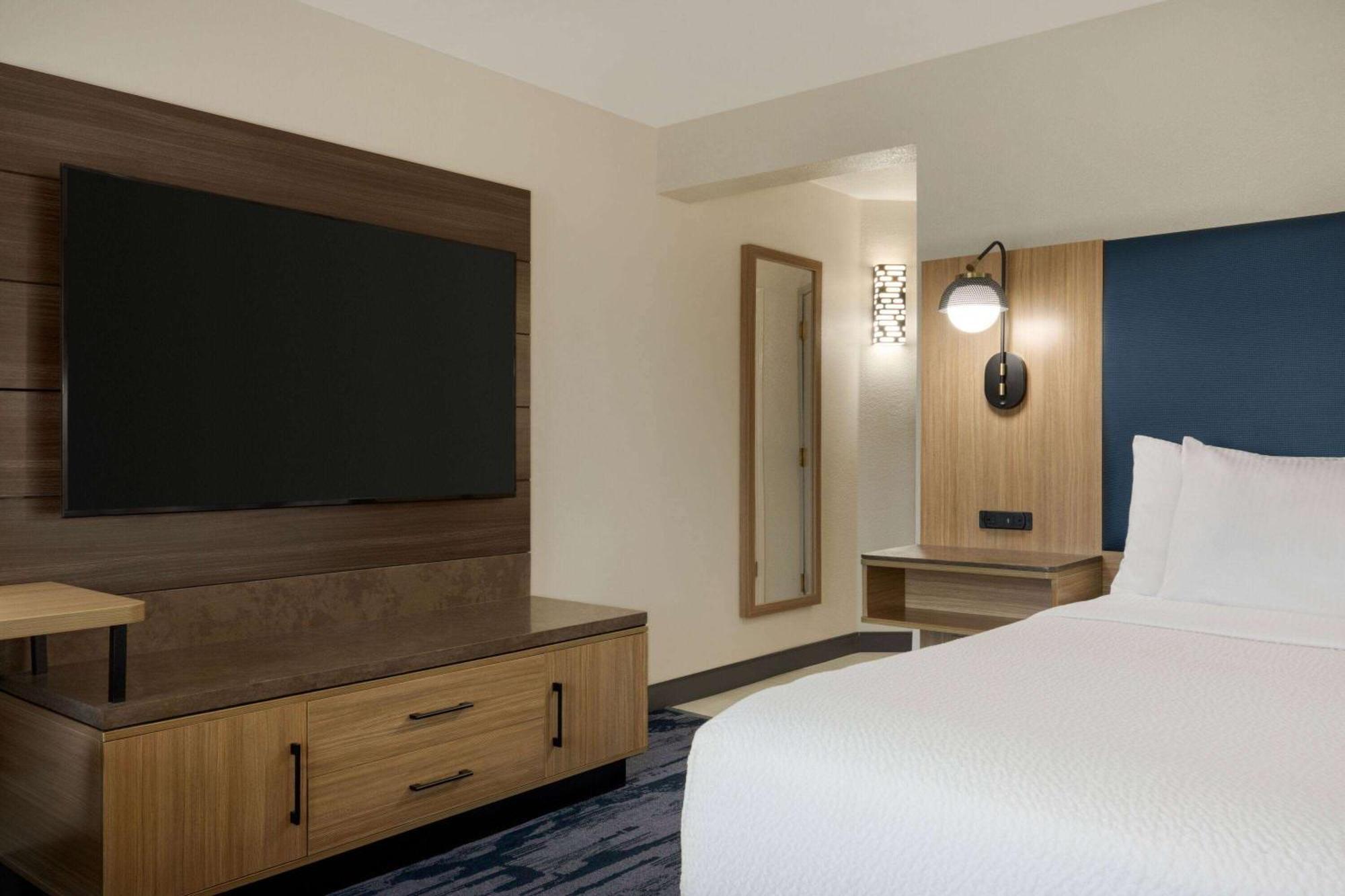 Отель La Quinta By Wyndham Austin Southwest Экстерьер фото