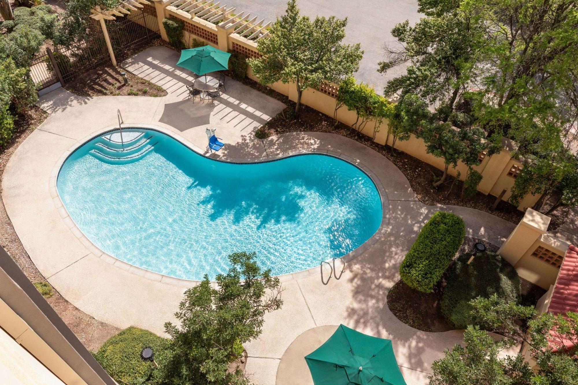 Отель La Quinta By Wyndham Austin Southwest Экстерьер фото
