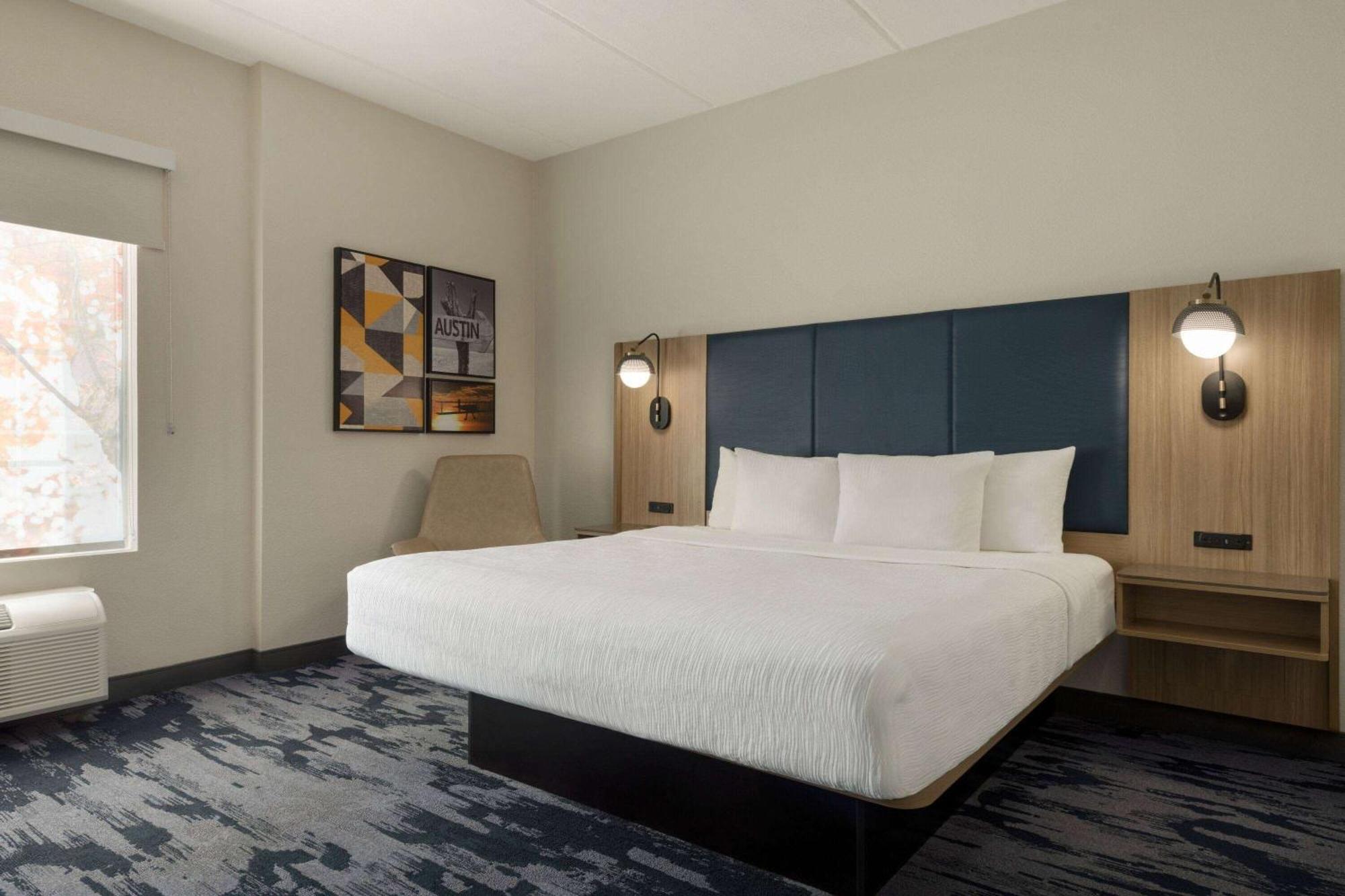 Отель La Quinta By Wyndham Austin Southwest Экстерьер фото