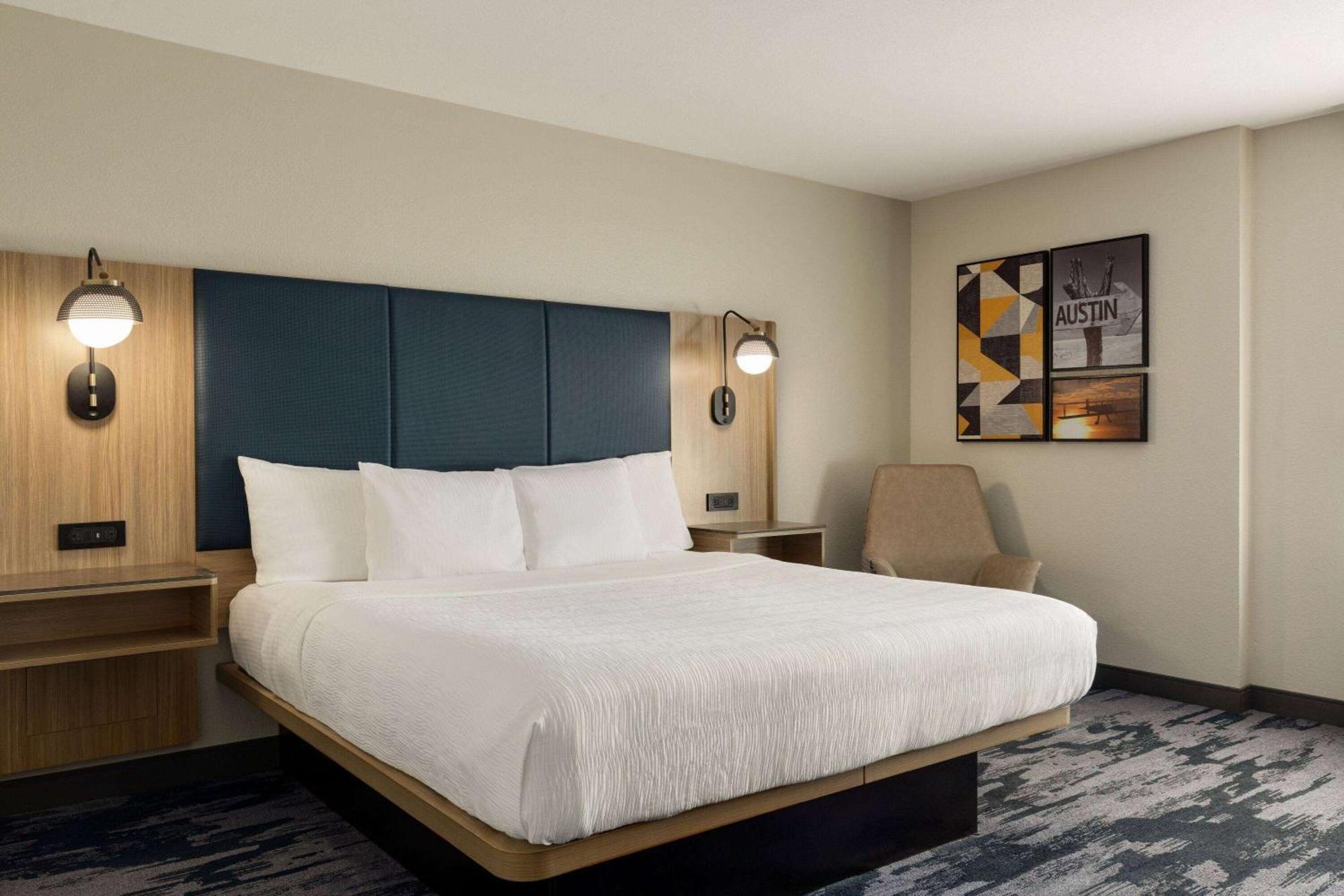 Отель La Quinta By Wyndham Austin Southwest Экстерьер фото