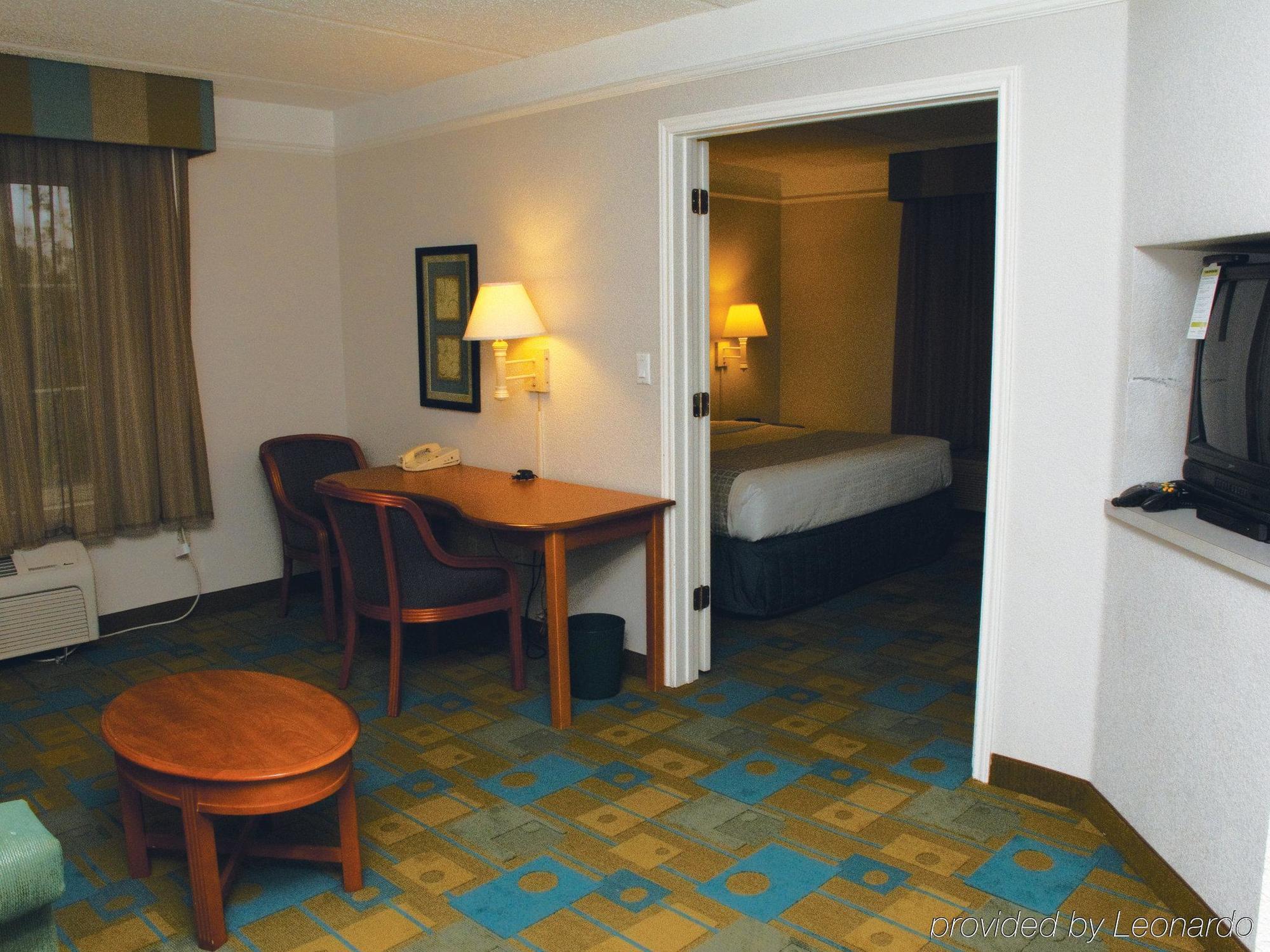 Отель La Quinta By Wyndham Austin Southwest Экстерьер фото