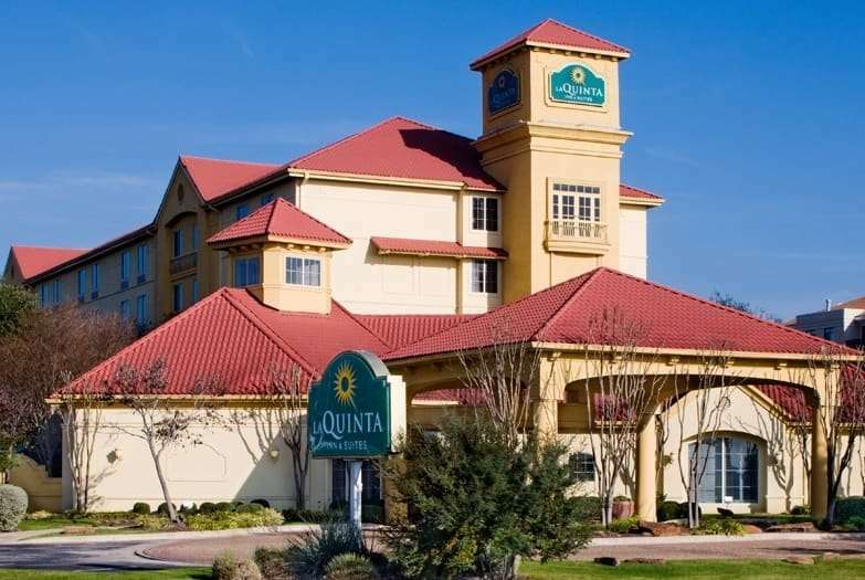 Отель La Quinta By Wyndham Austin Southwest Экстерьер фото