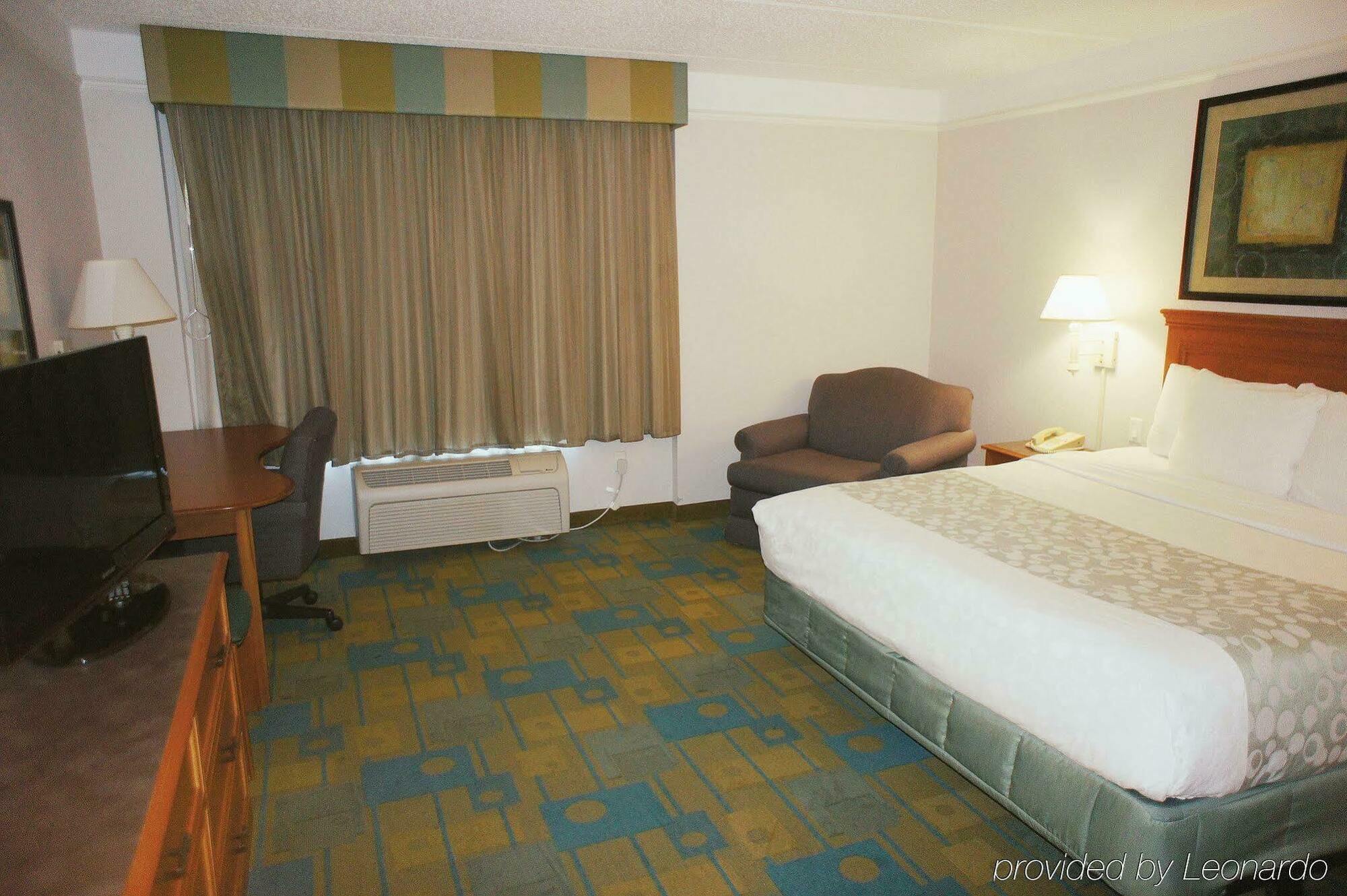 Отель La Quinta By Wyndham Austin Southwest Экстерьер фото