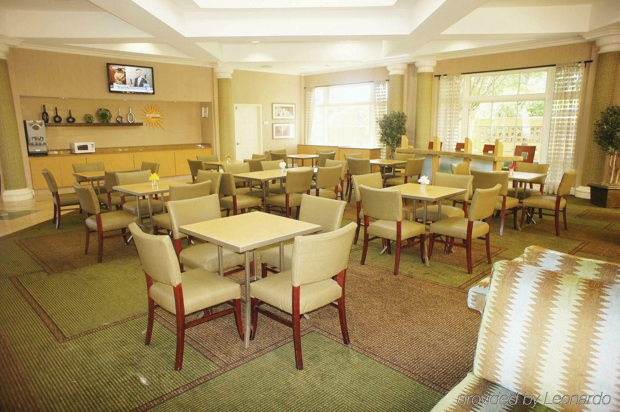 Отель La Quinta By Wyndham Austin Southwest Экстерьер фото